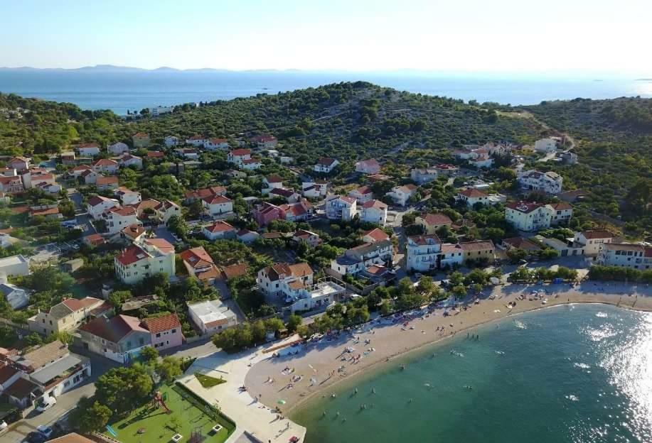 Beach Apartment Kate With Sea View, Balcony And Parking, Murter, Dalmatia Dış mekan fotoğraf